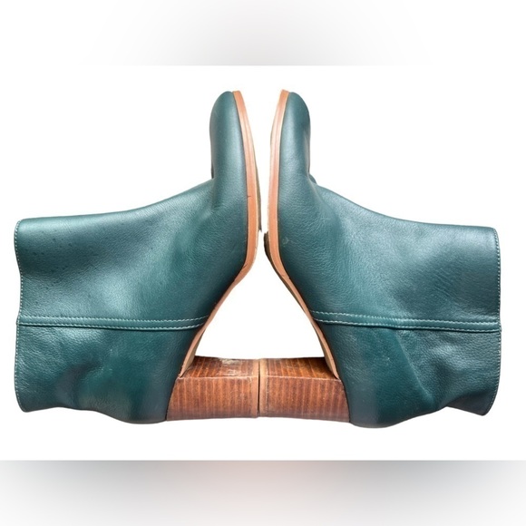 JOE FRESH green Leather Heeled Booties Size 8. - Picture 6 of 9